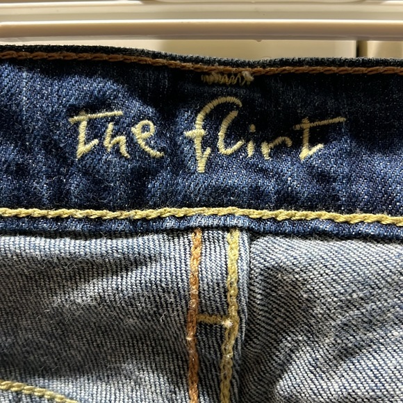 Old Navy Bootcut Mid-Rise Jeans (“the flirt”) - Picture 2 of 4